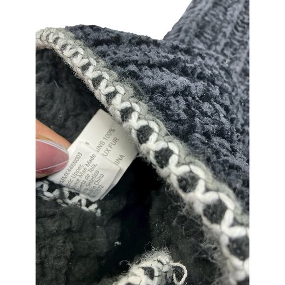 Muk Luks Women's Cozy Knit booties, Size Large (L 9-10), Black and White - Picture 10 of 10